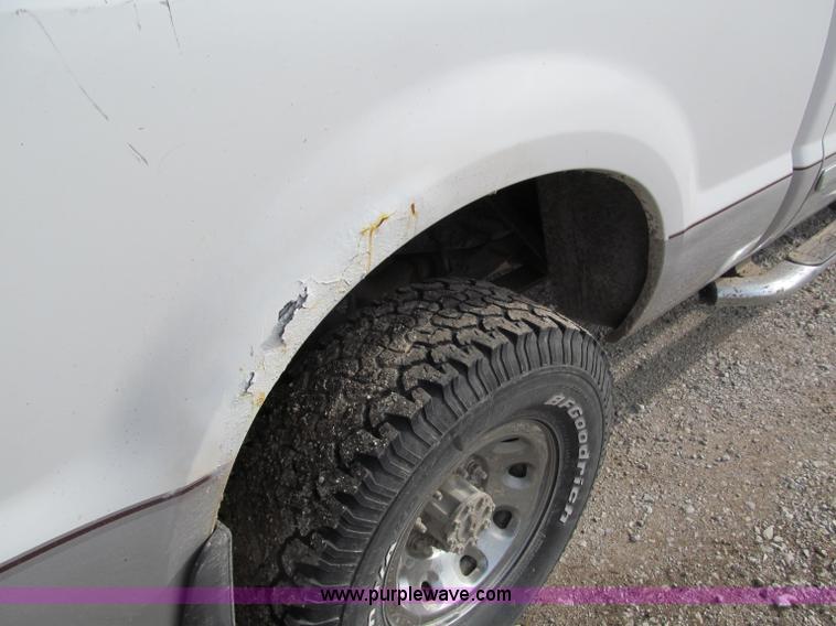 image for item B5095 2001 Ford F250 XLT Super Duty crew cab pickup truck