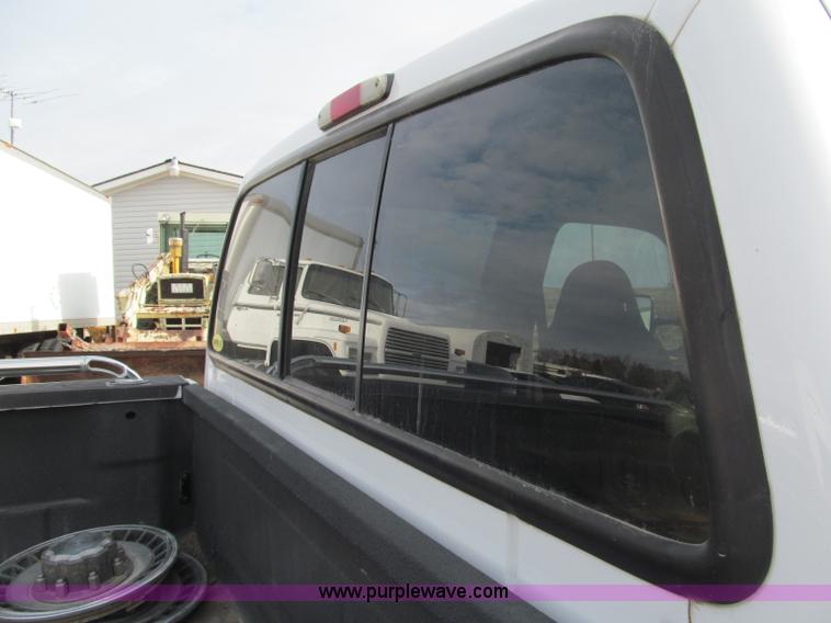 image for item B5095 2001 Ford F250 XLT Super Duty crew cab pickup truck