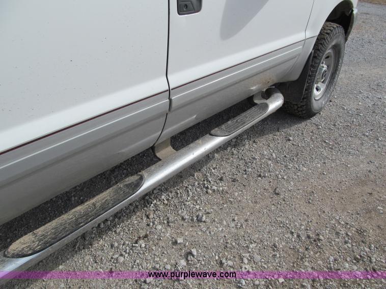 image for item B5095 2001 Ford F250 XLT Super Duty crew cab pickup truck