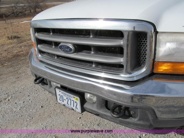 image for item B5095 2001 Ford F250 XLT Super Duty crew cab pickup truck