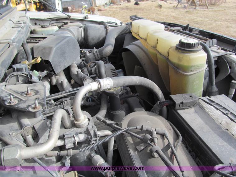 image for item B5095 2001 Ford F250 XLT Super Duty crew cab pickup truck