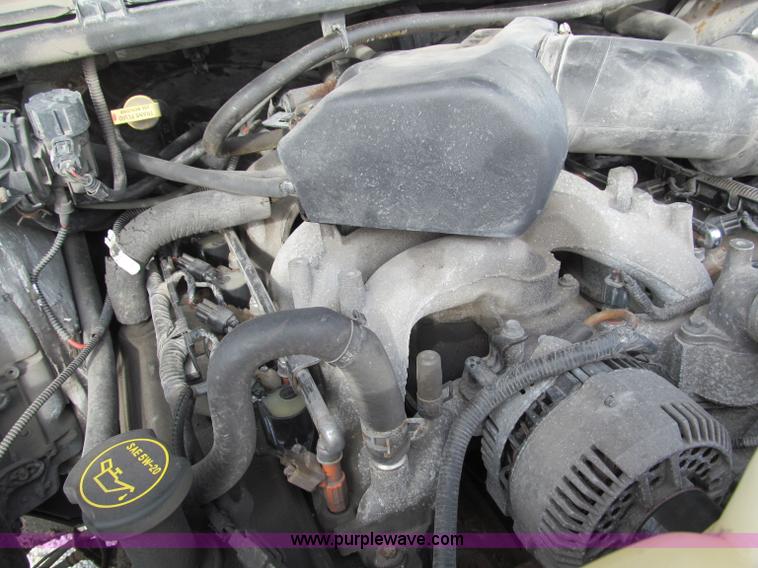 image for item B5095 2001 Ford F250 XLT Super Duty crew cab pickup truck