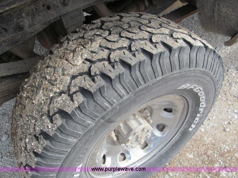 image for item B5095 2001 Ford F250 XLT Super Duty crew cab pickup truck