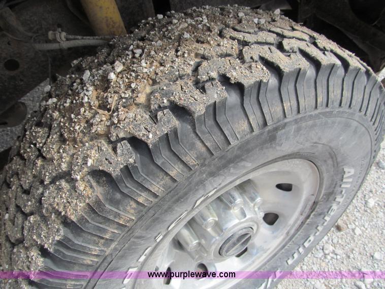 image for item B5095 2001 Ford F250 XLT Super Duty crew cab pickup truck