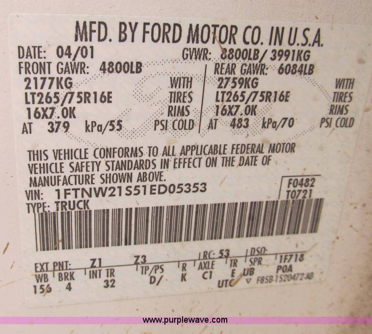 image for item B5095 2001 Ford F250 XLT Super Duty crew cab pickup truck