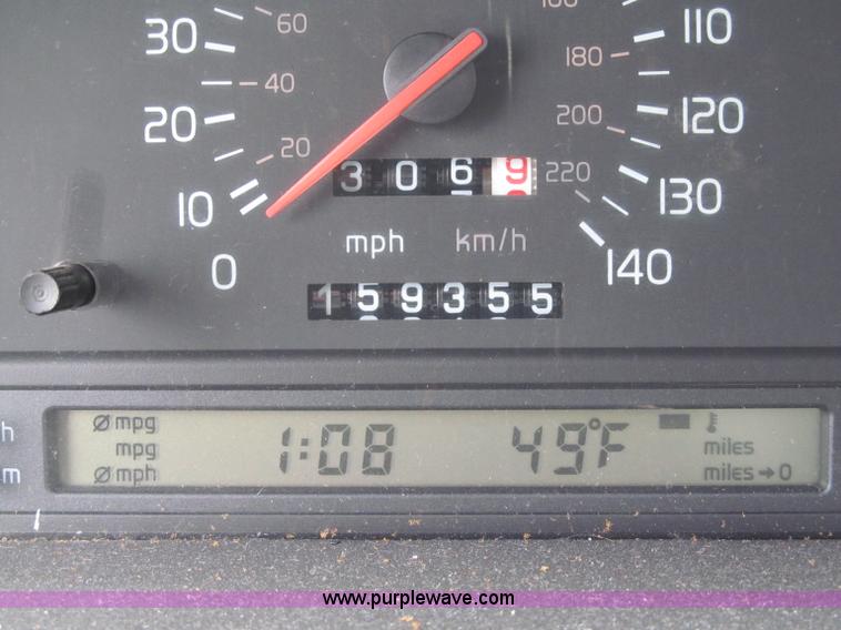 image for item B5096 1996 Volvo 850