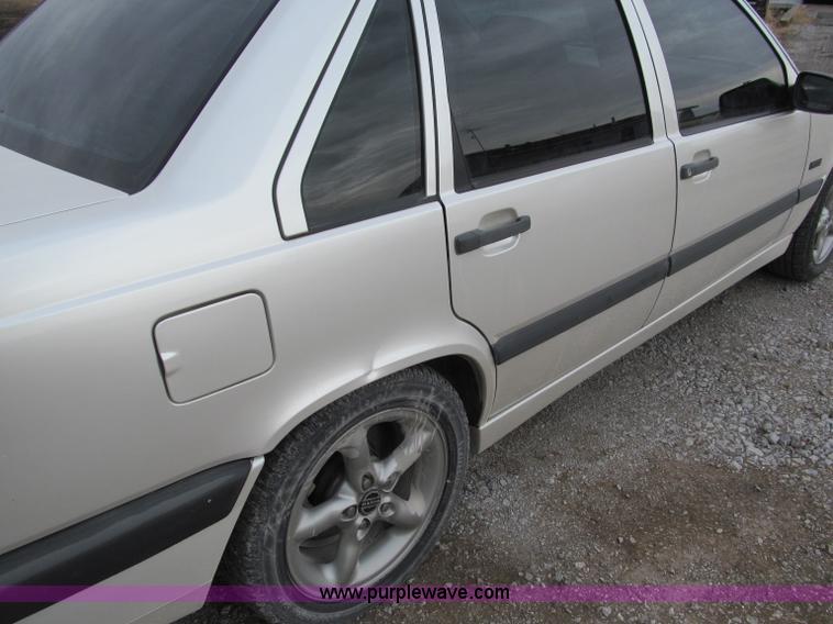 image for item B5096 1996 Volvo 850