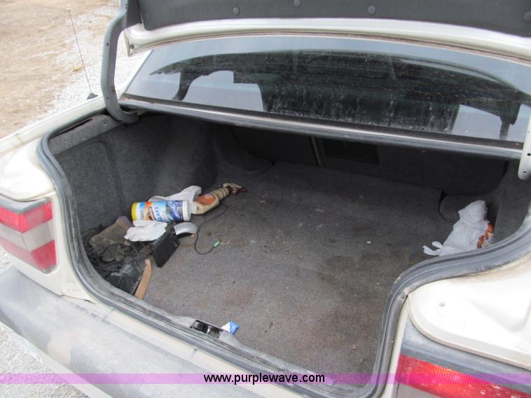 image for item B5096 1996 Volvo 850