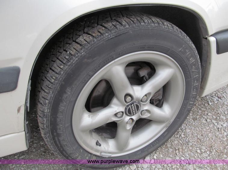 image for item B5096 1996 Volvo 850