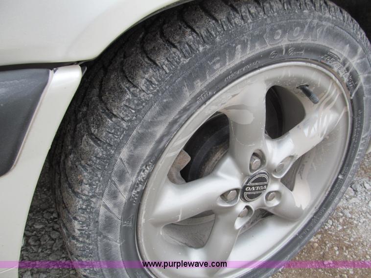 image for item B5096 1996 Volvo 850