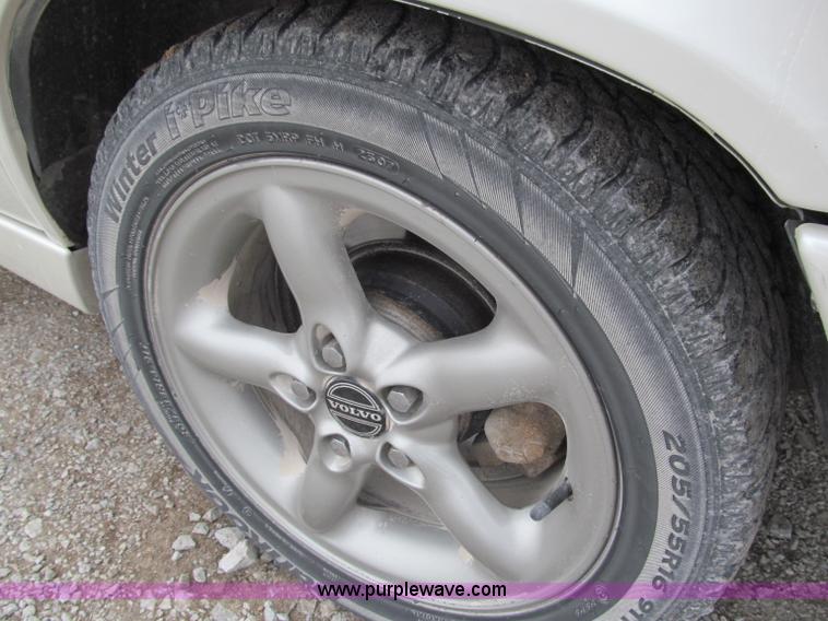 image for item B5096 1996 Volvo 850