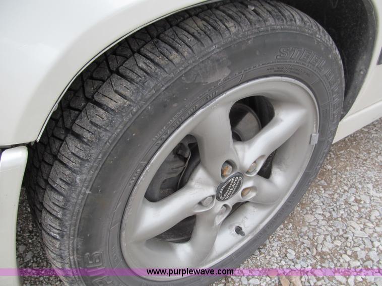 image for item B5096 1996 Volvo 850