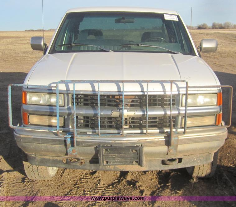image for item B5622 1994 Chevrolet K1500 extended cab pickup truck