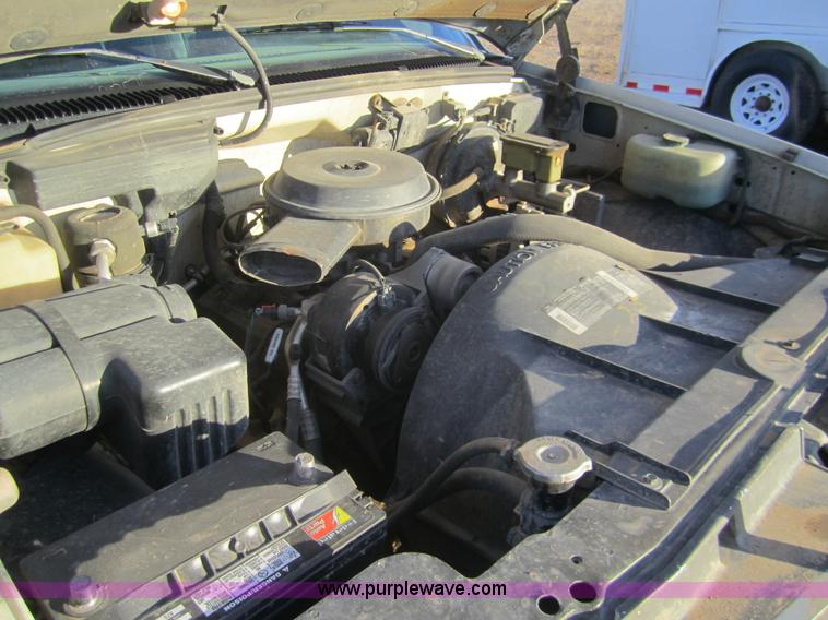 image for item B5622 1994 Chevrolet K1500 extended cab pickup truck