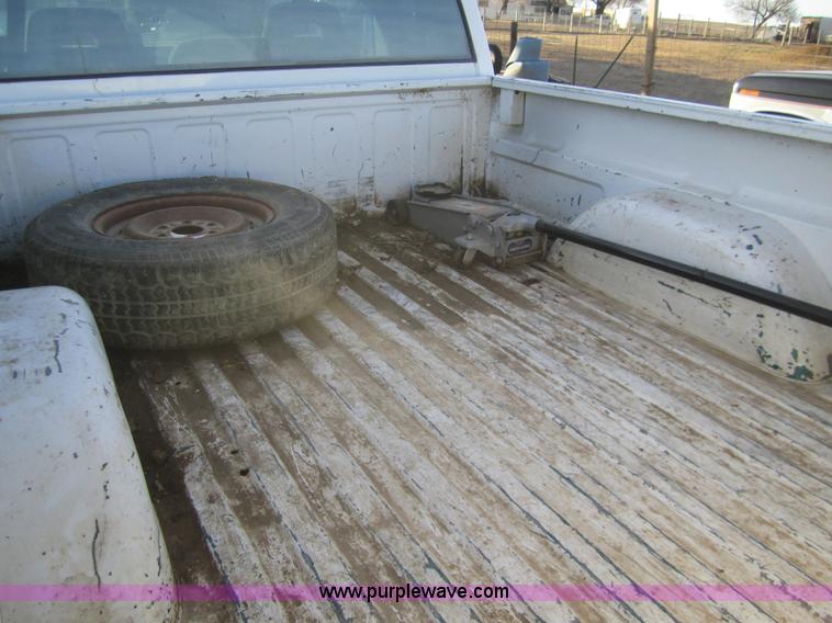 image for item B5622 1994 Chevrolet K1500 extended cab pickup truck