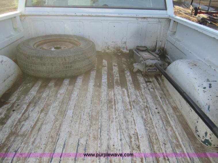 image for item B5622 1994 Chevrolet K1500 extended cab pickup truck