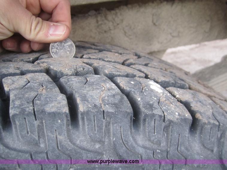 image for item B5622 1994 Chevrolet K1500 extended cab pickup truck