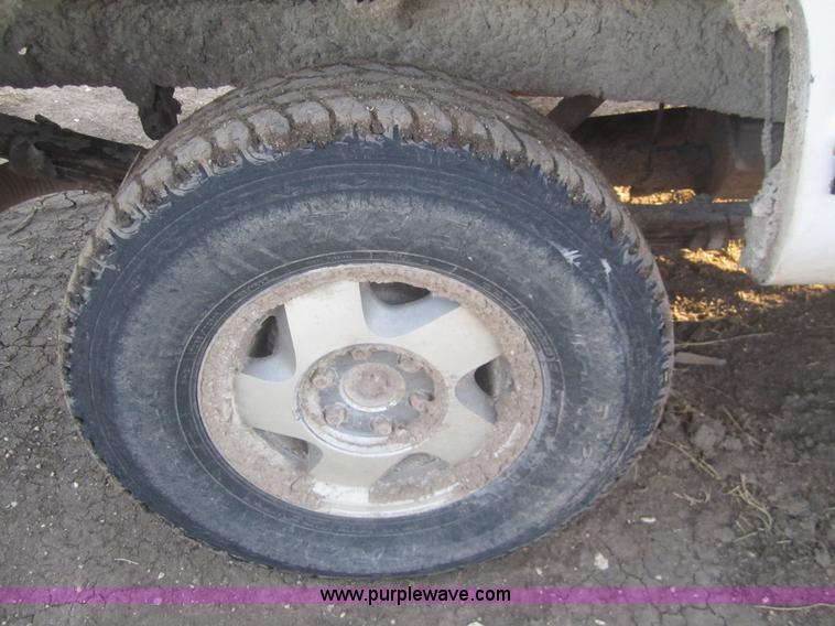 image for item B5622 1994 Chevrolet K1500 extended cab pickup truck