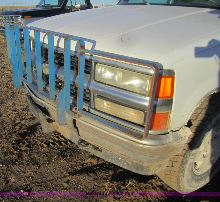 image for item B5622 1994 Chevrolet K1500 extended cab pickup truck