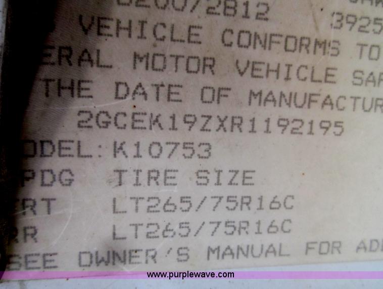 image for item B5622 1994 Chevrolet K1500 extended cab pickup truck