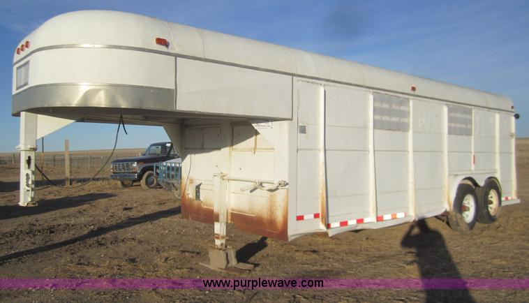 image for item B5624 1984 Supreme 28' gooseneck trailer