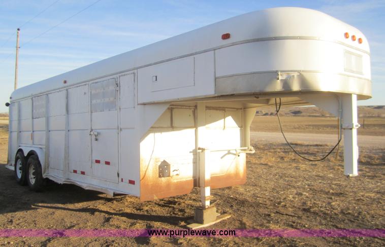 image for item B5624 1984 Supreme 28' gooseneck trailer