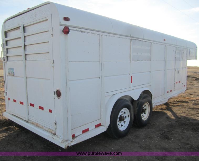 image for item B5624 1984 Supreme 28' gooseneck trailer