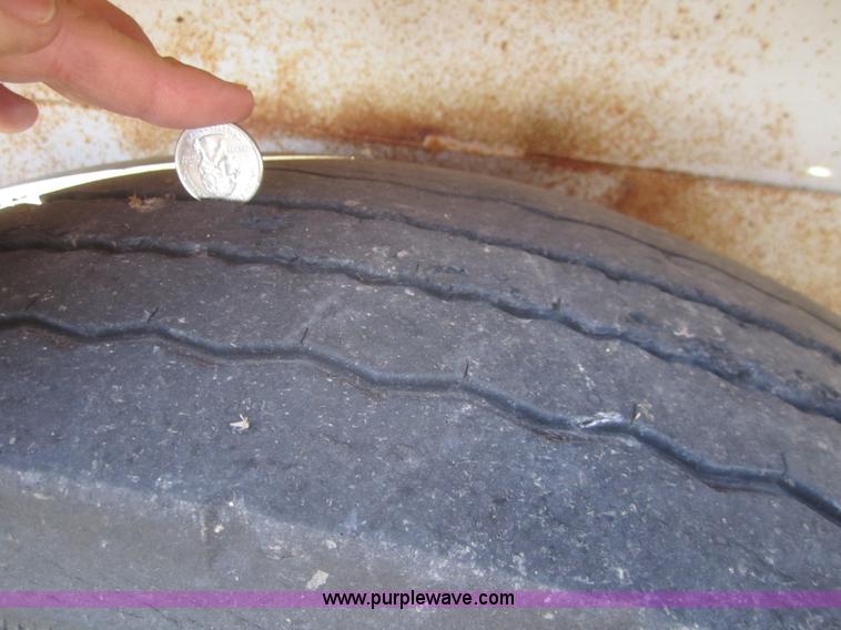 image for item B5624 1984 Supreme 28' gooseneck trailer