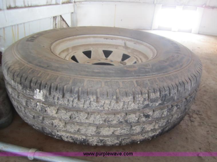 image for item B5624 1984 Supreme 28' gooseneck trailer