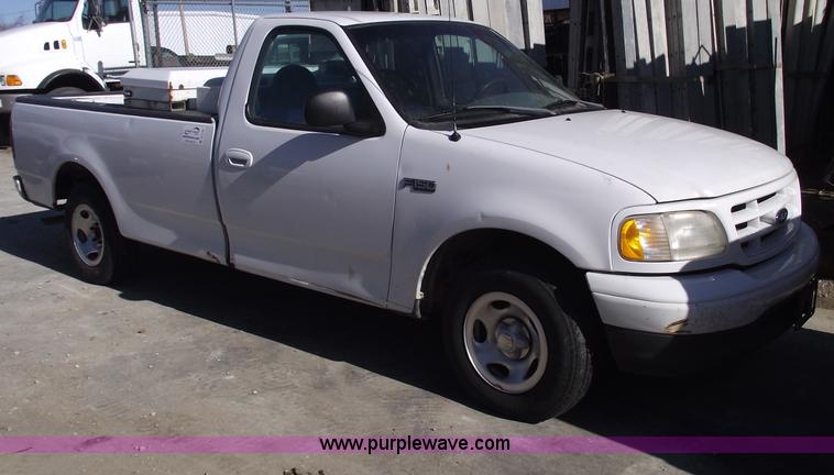 image for item B6139 1999 Ford F150 XL pickup truck