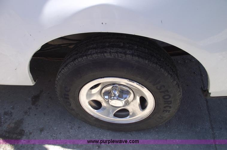 image for item B6139 1999 Ford F150 XL pickup truck