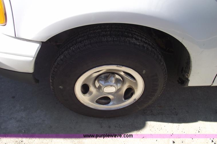 image for item B6139 1999 Ford F150 XL pickup truck