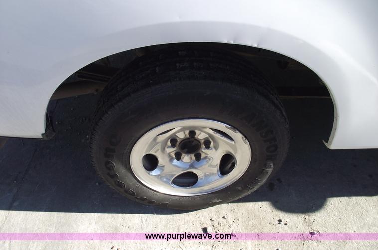 image for item B6139 1999 Ford F150 XL pickup truck