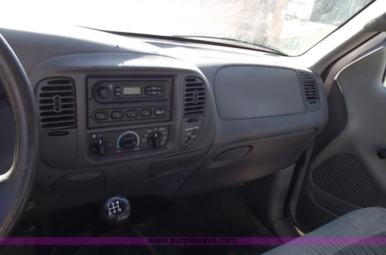 image for item B6139 1999 Ford F150 XL pickup truck