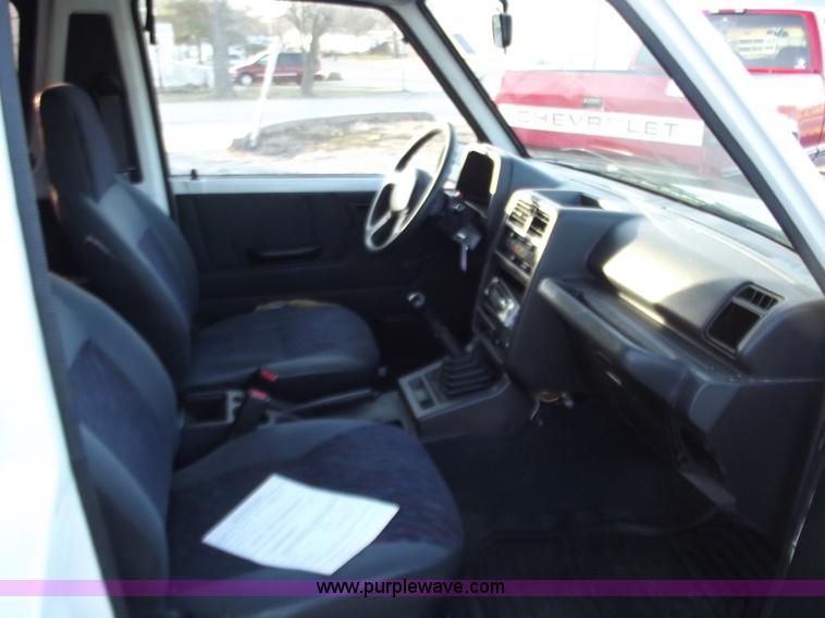 image for item B6149 1994 Geo Tracker convertible