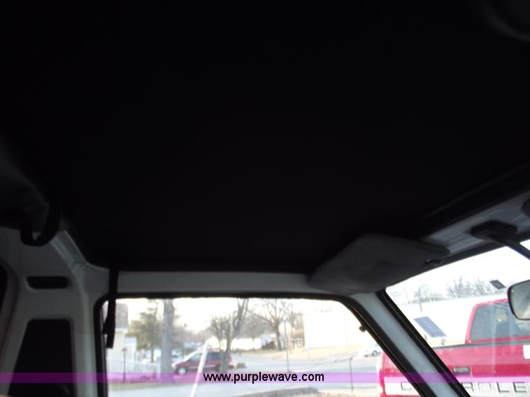 image for item B6149 1994 Geo Tracker convertible