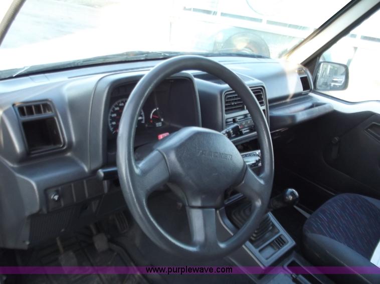 image for item B6149 1994 Geo Tracker convertible