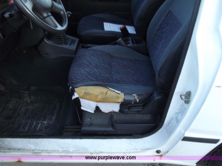 image for item B6149 1994 Geo Tracker convertible