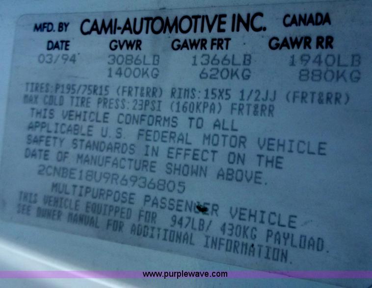 image for item B6149 1994 Geo Tracker convertible