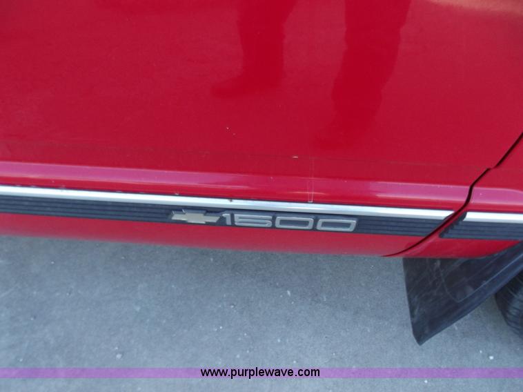 image for item B6150 1995 Chevrolet 1500 extended cab pickup truck