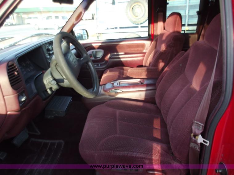 image for item B6150 1995 Chevrolet 1500 extended cab pickup truck