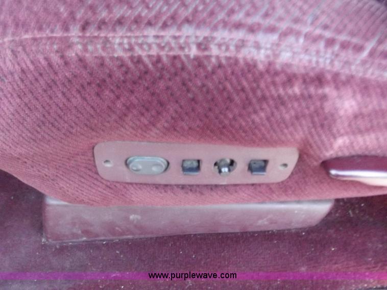 image for item B6150 1995 Chevrolet 1500 extended cab pickup truck