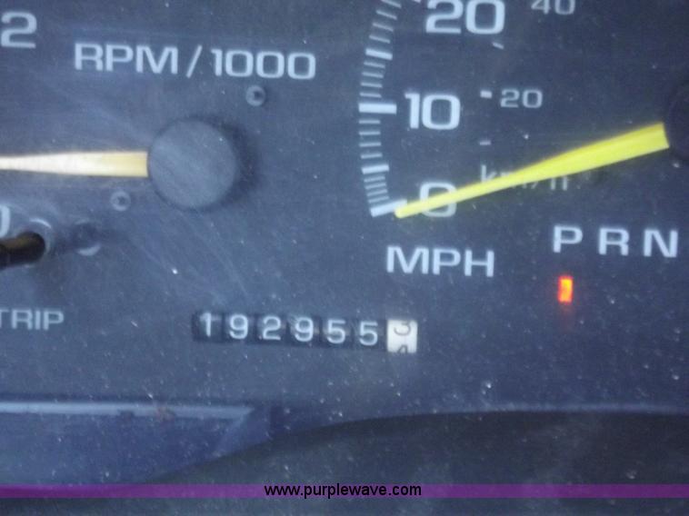 image for item B6150 1995 Chevrolet 1500 extended cab pickup truck