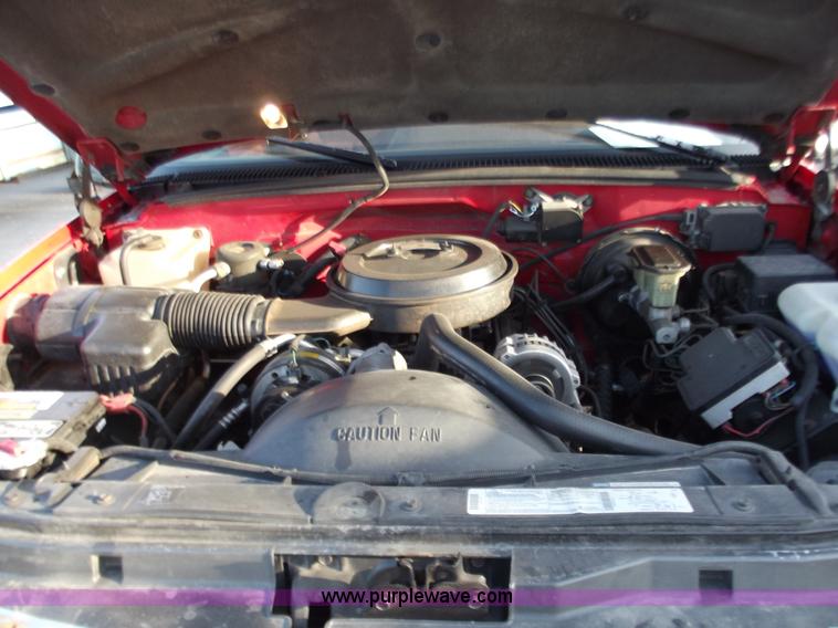 image for item B6150 1995 Chevrolet 1500 extended cab pickup truck