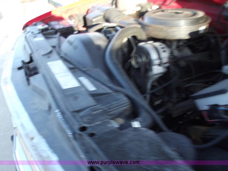 image for item B6150 1995 Chevrolet 1500 extended cab pickup truck