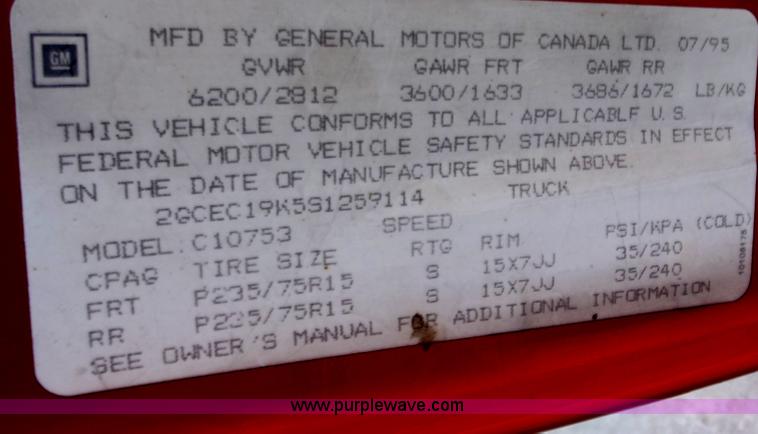 image for item B6150 1995 Chevrolet 1500 extended cab pickup truck