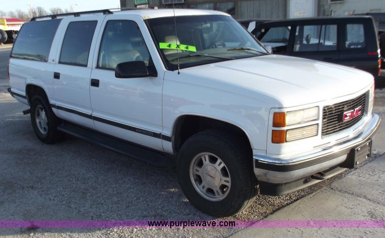 image for item B6151 1999 GMC Suburban 1500 SLT SUV
