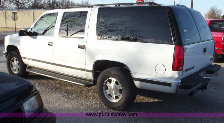 image for item B6151 1999 GMC Suburban 1500 SLT SUV