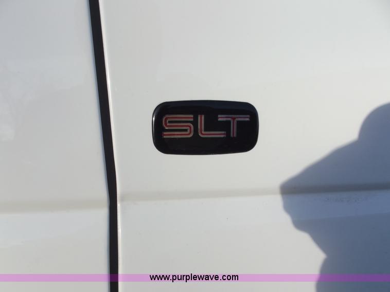 image for item B6151 1999 GMC Suburban 1500 SLT SUV