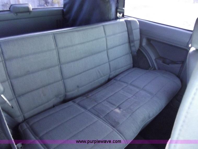 image for item B6152 1994 Jeep Cherokee Sport SUV